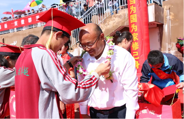 云南衡水实验中学高补上线率再创新高，卓越教学助力学子圆梦