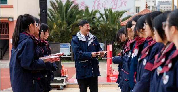 曲靖天人高级中学2025高补学费揭秘：透明收费，性价比高！