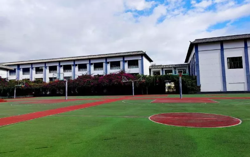 2025昆明佑亦丰中学初中学费详解：透明合理，性价比之选