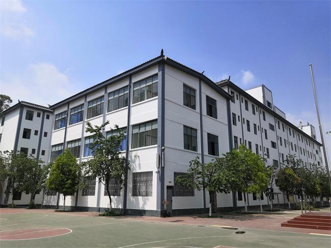 昆明市佑亦丰中学初中报名指南：全面步骤，轻松入学
