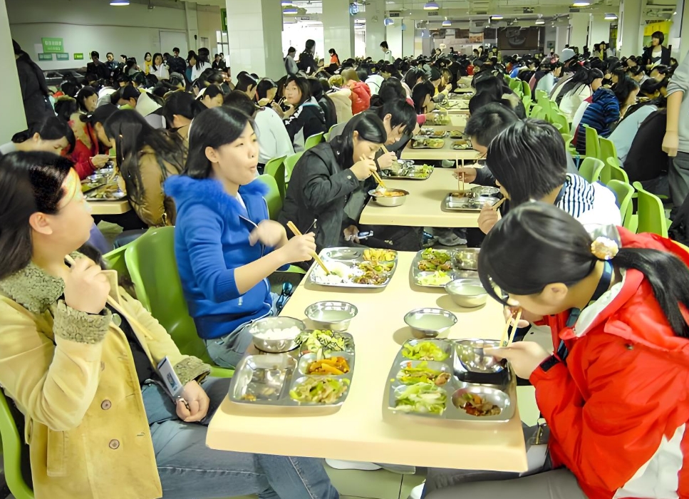 云南轻纺职业学 院五年一贯制大专2025年食堂条件：舌尖上的校园体验