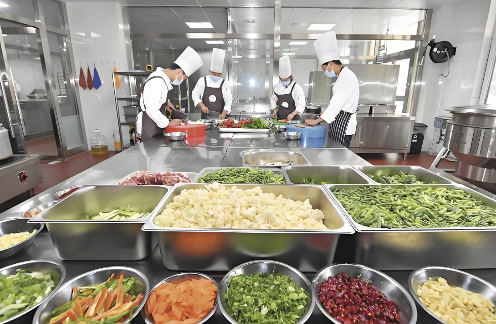 昆明辅仁技工学校三年制中专2025年食堂条件：舌尖上的校园体验