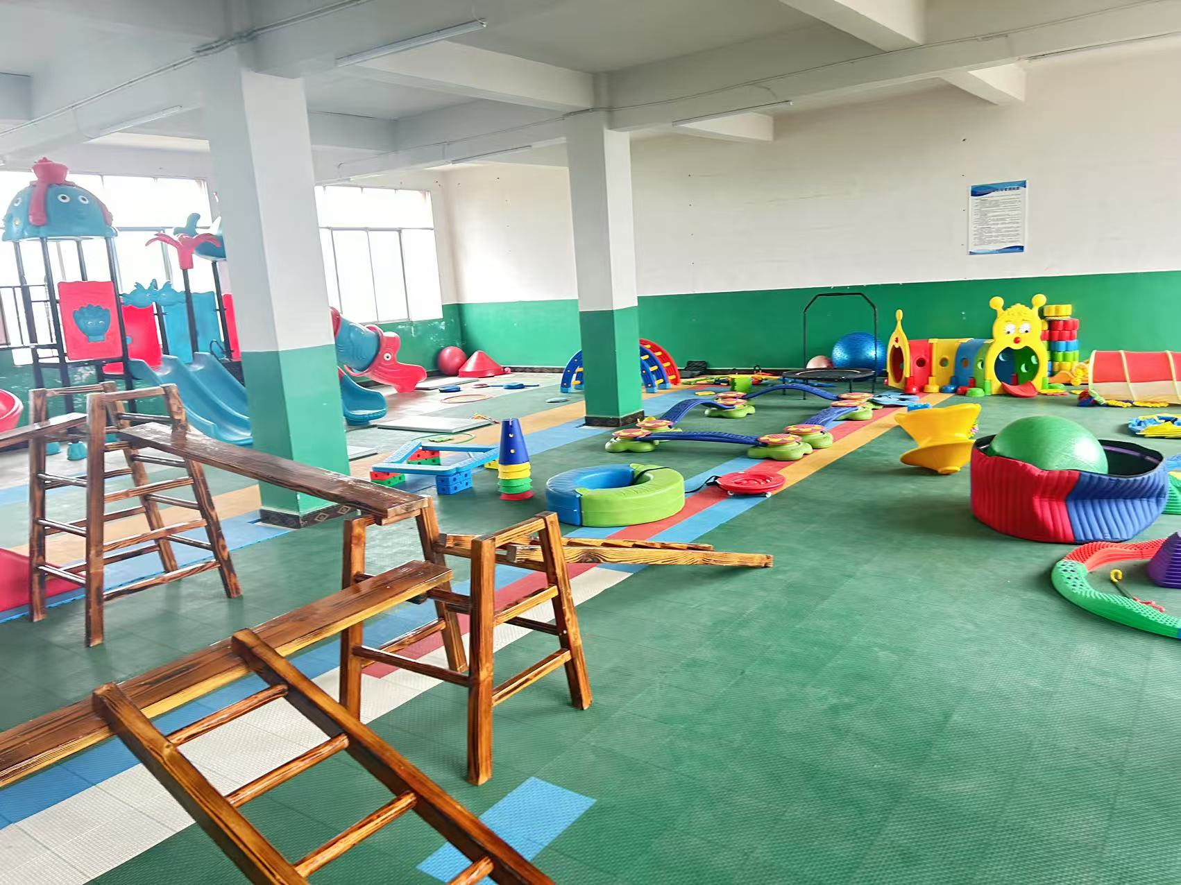 昆明辅仁技工学校2025年职教高考班学校环境：诗意学园