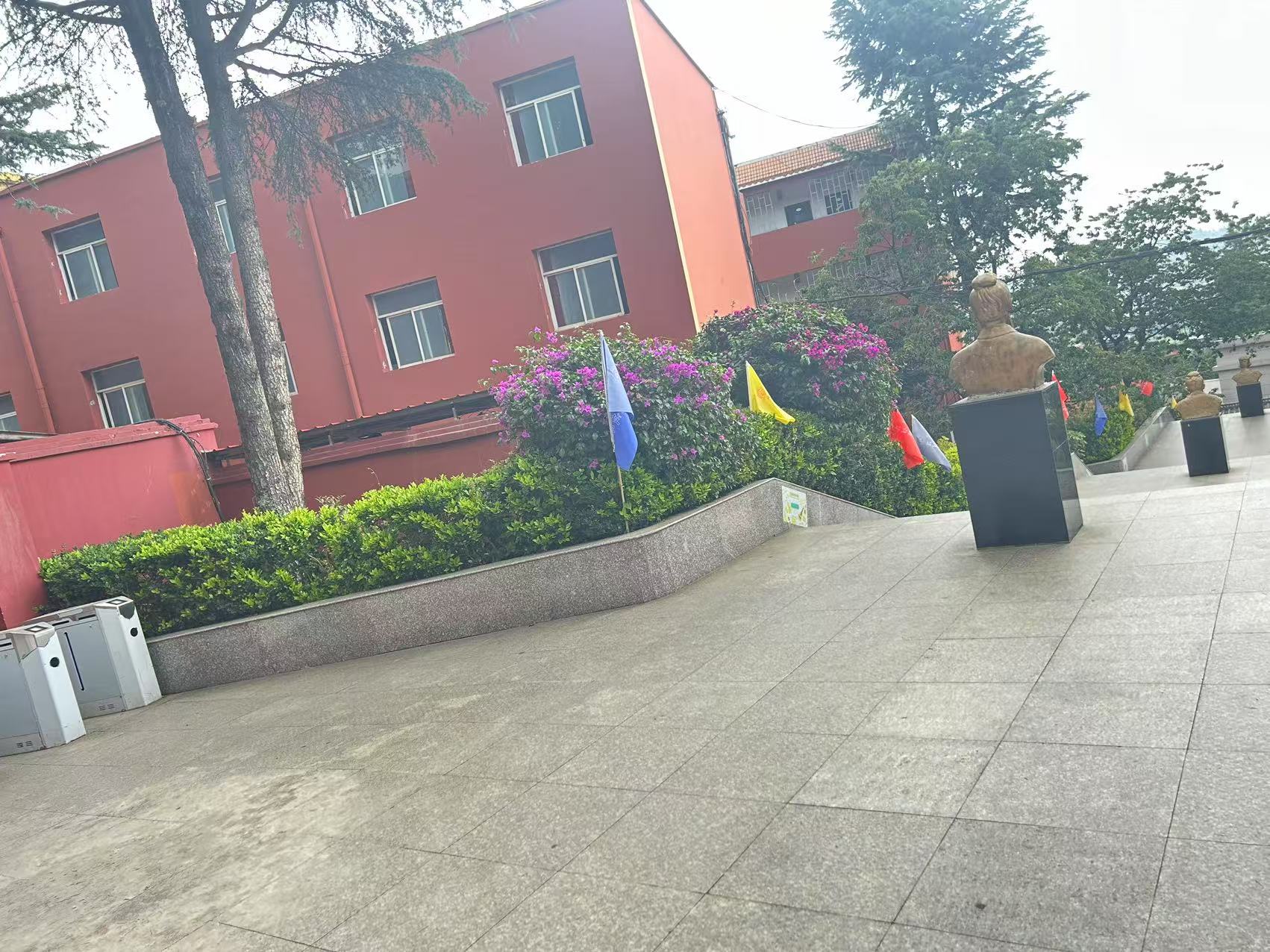 昆明辅仁技工学校2025年职教高考班是民办还是公办？