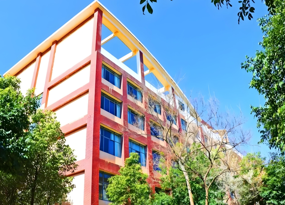 2025年昆明市卫生学校中专招生电话：开启求学之门的热线