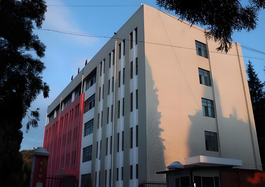 2025年，云南省电子信息高级技工学校三&四年制中专招生吗？