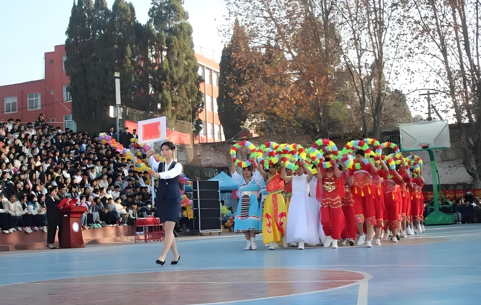 2025年云南省电子信息高级技工学校中专学费多少解析：求学成本与价值权衡