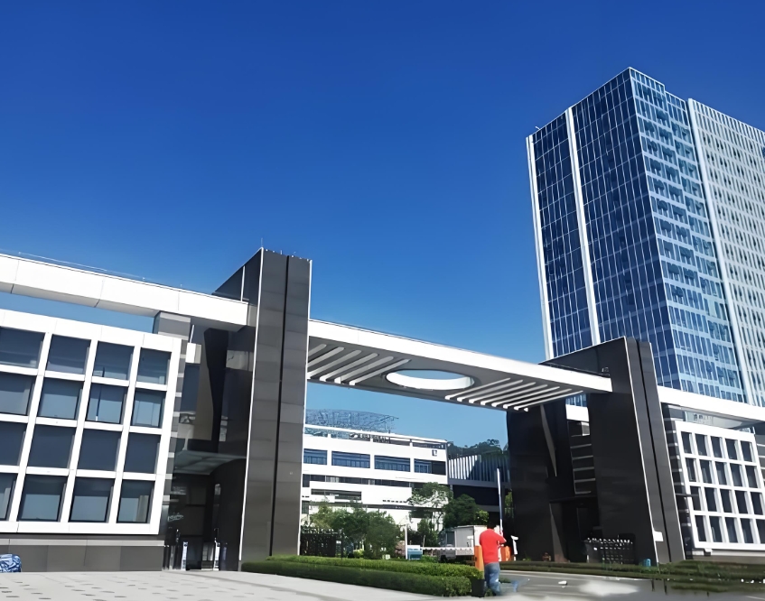 云南冶金高级技工学校技工学校2025年三&四年制中专学校环境：诗意学园