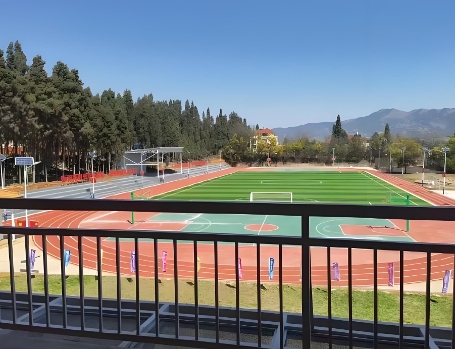 云南冶金高级技工学校技工学校2025年职教高考班学校环境：诗意学园