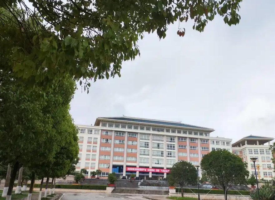 云南技师学院中专2025年就业率：就业保 障，前景广阔