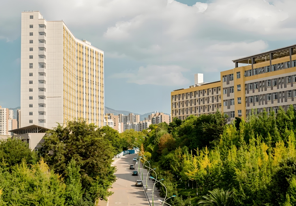 云南技师学院三年制中专2025年食堂条件：舌尖上的校园体验