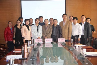 学校引厂入校 实现校企深度合作