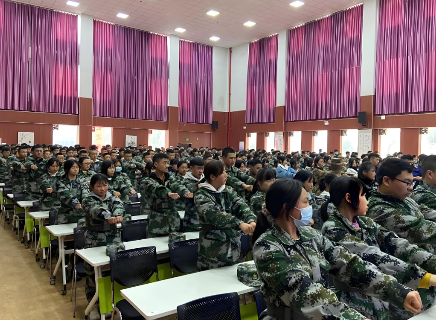 贵州首钢水钢技师学院2025年三年制中专乱吗？