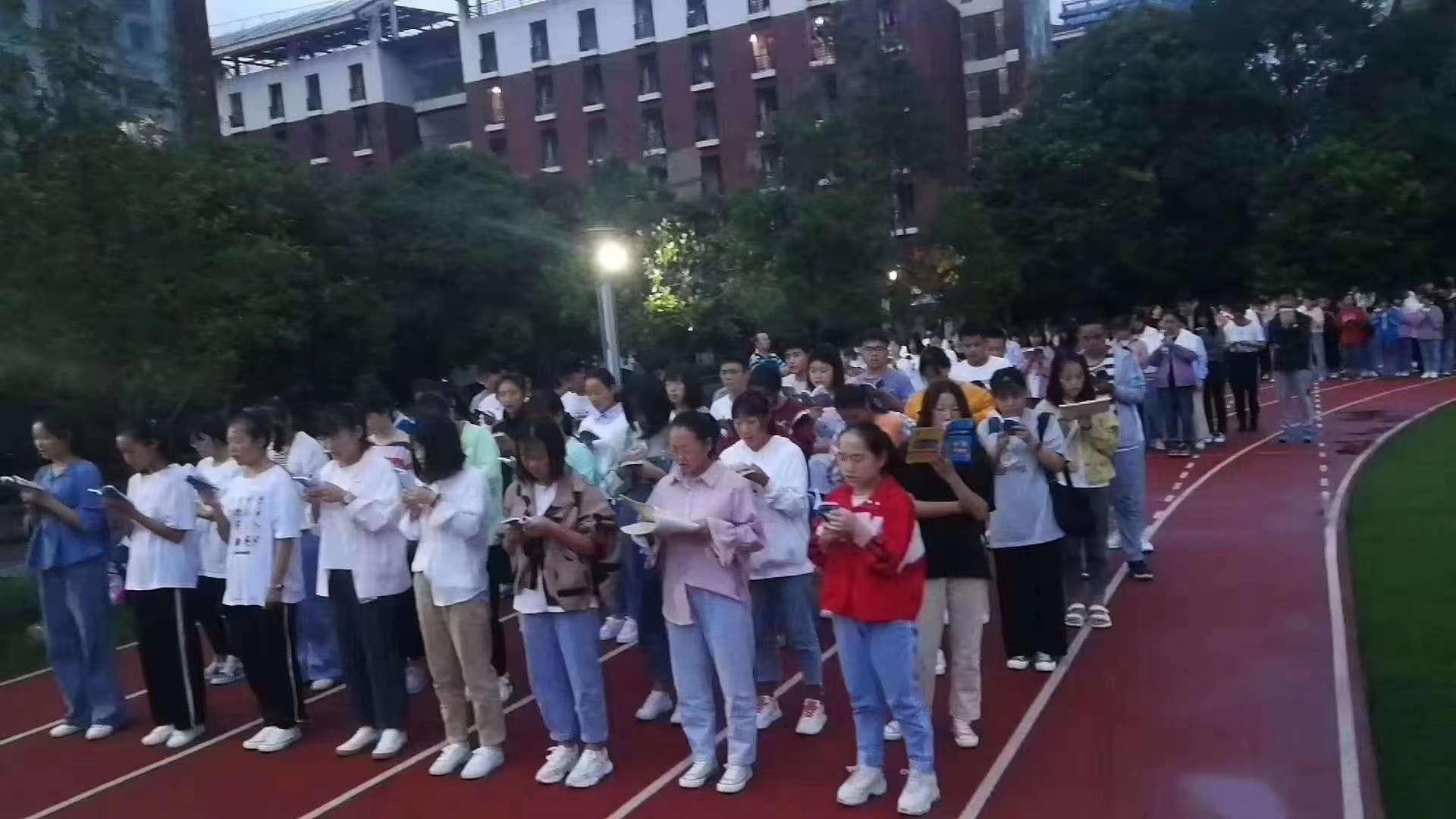 昆明西点实验学校高考复读招生计划_招生人数及条件