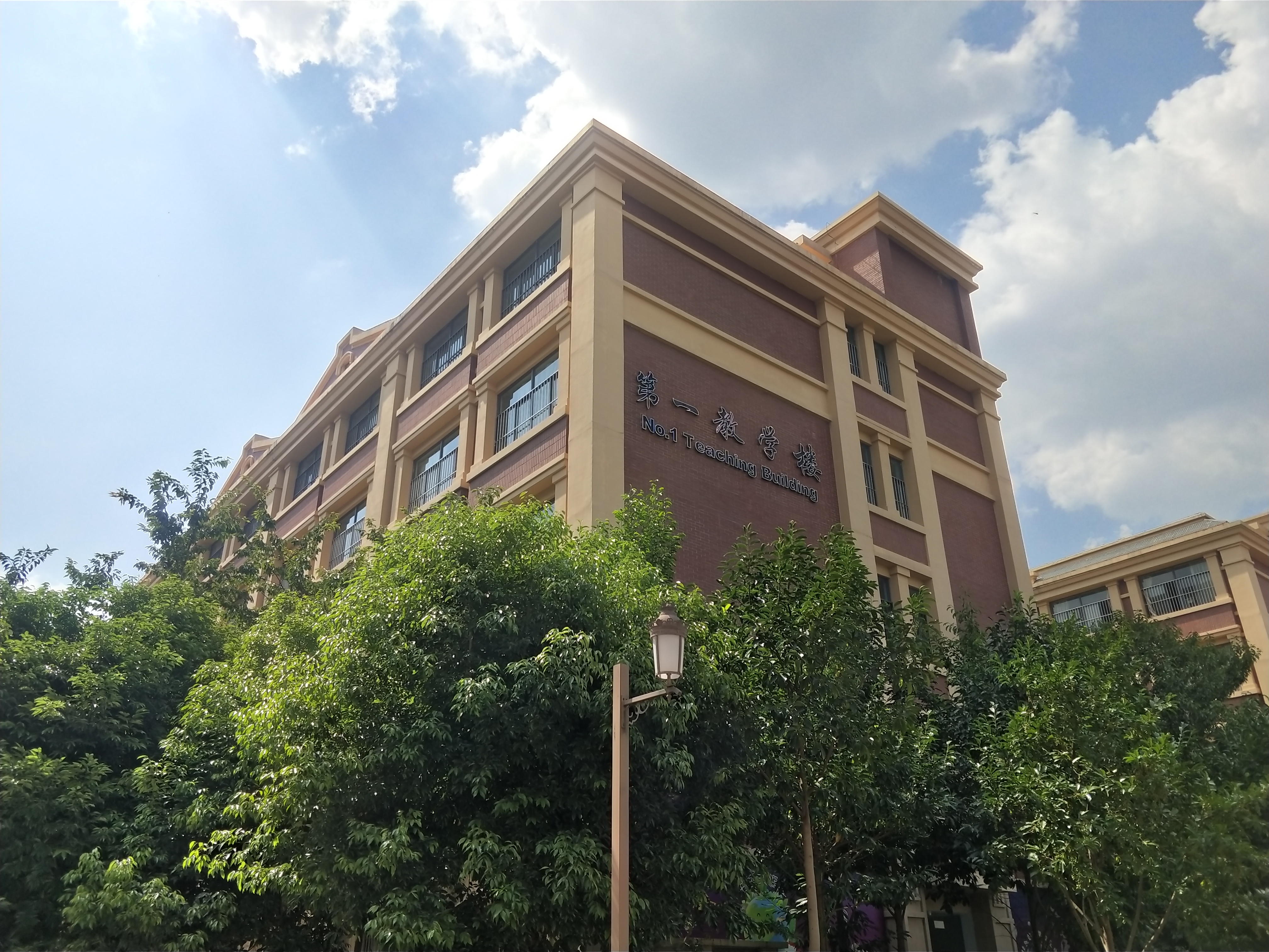 昆明金岸中学高考复读喜报_2026届上线率亮眼
