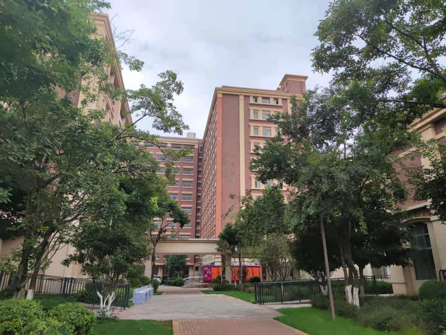 昆明金岸中学高考复读收费标准_学费住宿费全公开